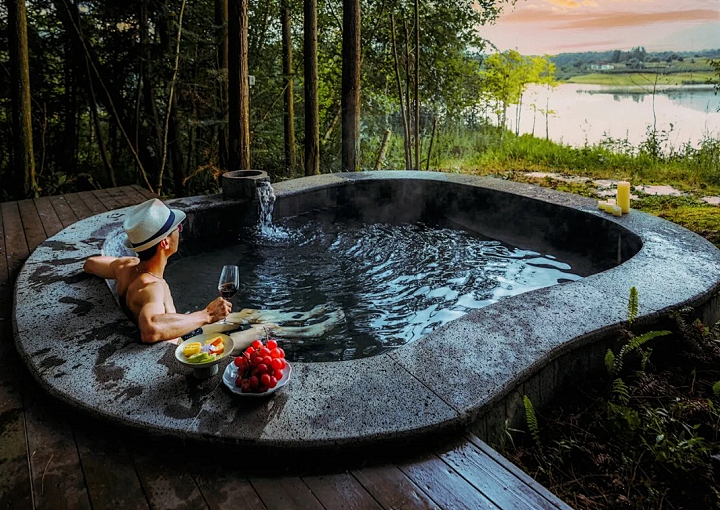 特色温泉泡池造价多少？4 大核心因素拆解，拒绝冤枉钱！