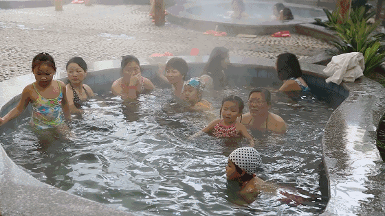 1760490188840304.gif 美女 (6).gif